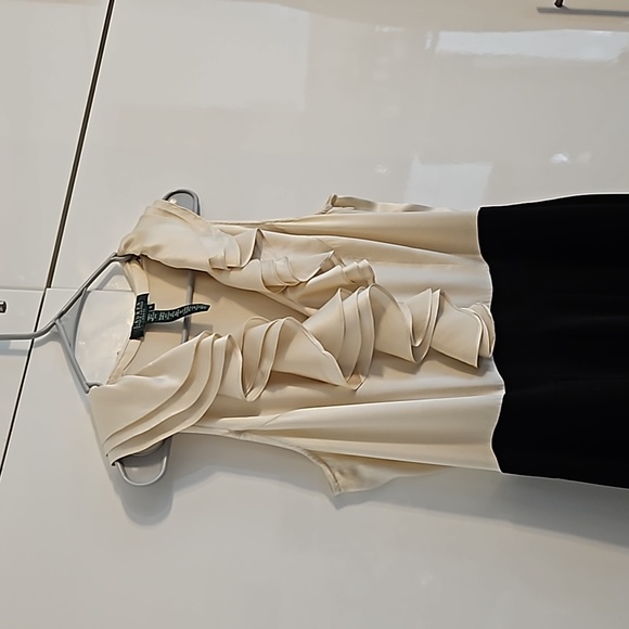 Ralpf Lauren evening dress with pure silk top. Gorgeous fringes. Size 12. - Picture 11 of 15